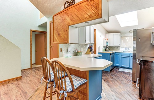 Farwell House | Ice Fish, Hunt & Explore: Farwell Home on Lake