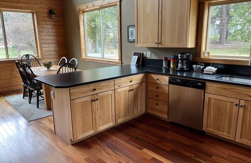 Leavenworth Cabin | Icicle Creek Lodge 2 Minutes to Downtown Leavenworthn3 bedrooms 3 baths
