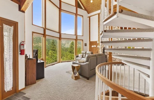 Leavenworth House | Icicle View
