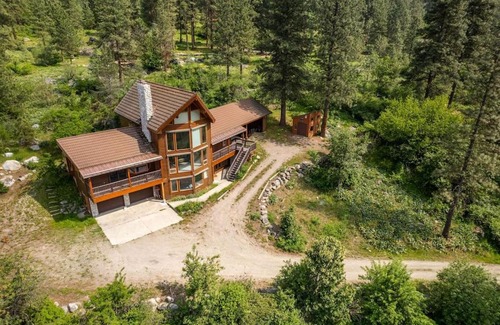 Leavenworth House | Icicle View
