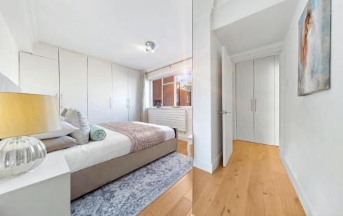 Knightsbridge Apartment | ICONIC Apartment with TERRACE on Harrods