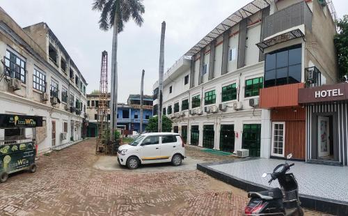 Lanka Hotel | Iconic Hotels Varanasi