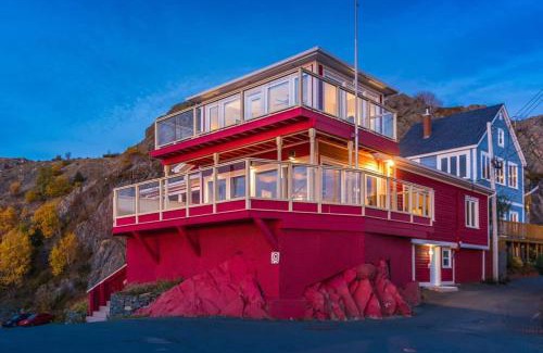Downtown St. John's House | Iconic Red Top Of The Battery Ocean & City Vw