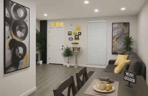 Northwest Dallas House | Iconic Retreat 2BR Home in The Heart Dallas TX