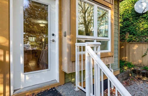 Marpole House | Ideal 3-Bedroom Home - Marine Gateway