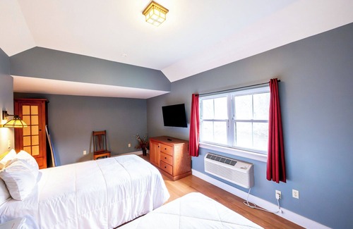 Shawnee On Delaware Hotel | Ideal Delaware Escape Near Pocono Mountain | Hiking Trails, Gol & Spa