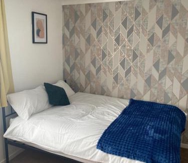 Harlow House | Ideal for Contractors & Relocators in Harlow Modern Spacious Home with Garden