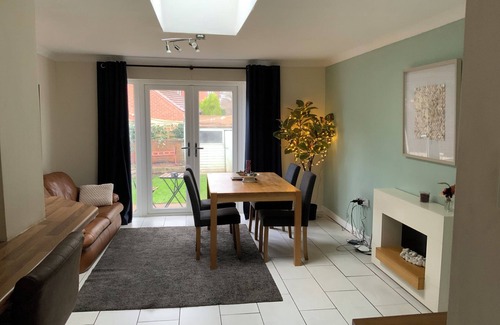 Stourbridge House | Ideal home in the heart of the Black Country