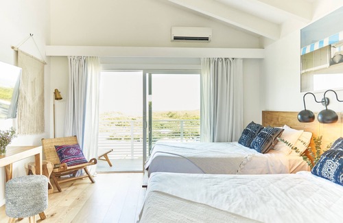 Montauk Hotel | Ideal Mix of Comfort and Value! Beachfront Property, Free Parking, Pool