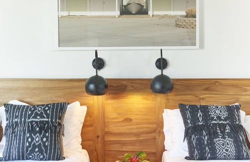 Montauk Hotel | Ideal Mix of Comfort and Value! Beachfront Property, Free Parking, Pool