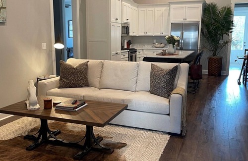 Oxford House | Ideal Oxford Getaway 3-Bedroom Home Near Ole Miss & The Jefferson – Pet Friendly