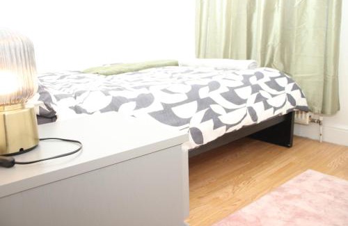 New Cross Apartment | Ideal Property in London