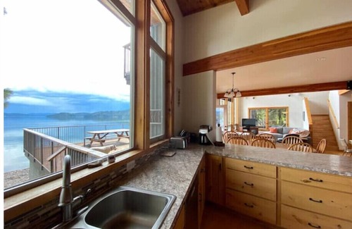 Coeur d'Alene House | Ideal Waterfront Vacation Home