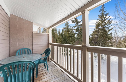 Baldy Mountain House | Ideally Located, Cozy Townhome w/Mountain Views, Private Sauna & Fireplace!