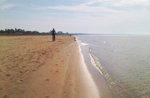 Sauble Beach Cottage | Ideally Located Private Family Cottage Steps to the Beach and Downtown