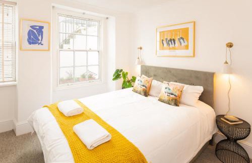 Clifton Apartment | Idyllic Clifton Hideaway - Stunning Garden Flat