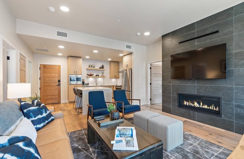 Tamarack Resort Condo | Idyllic Condo|Gas Fireplace|Balcony with Plaza View
