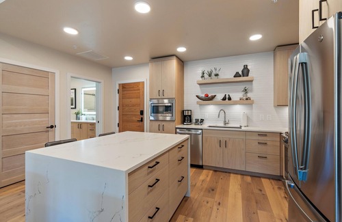 Tamarack Resort Condo | Idyllic Condo|Gas Fireplace|Balcony with Plaza View