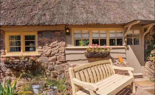 Fiddington House | Idyllic English Thatched Cottage - The Coach House