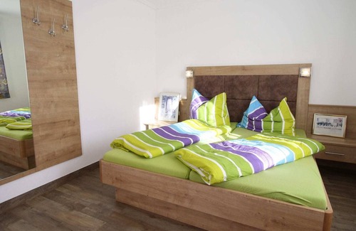 Goldegg House | Idyllic holiday home in Goldegg - Wen near ski bus