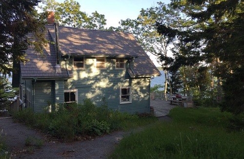 Harpswell Cottage | Idyllic Oceanfront Cottage in Maine!