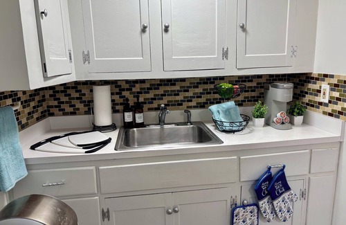 Derry House | Idyllic Small-Town Stay