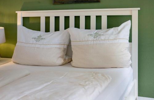 Stelle Apartment | Idyllisches Zimmer Im Grünen