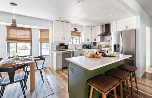 North Richland Hills House | IG-Worthy TX Oasis: Gated Pool + Fire Pit + Putt Putt + Game Room