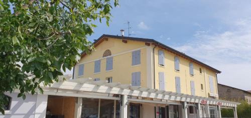 San Faustino-Madonnina-Quattroville Hotel | IL Borgo