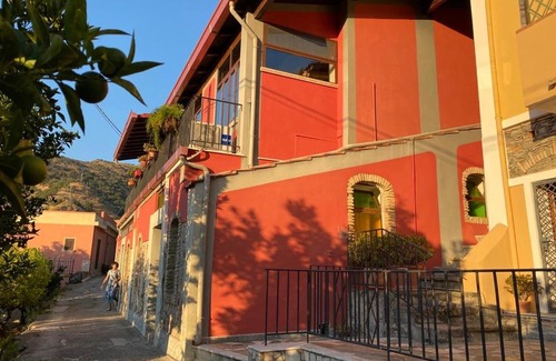Motta San Giovanni House | Il casale del Vecchio Borgo