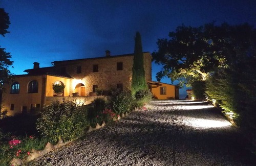 San Pietro in Bossolo Cottage | Il Girasole, apartment in farmhouse with garden in the heart of Chianti