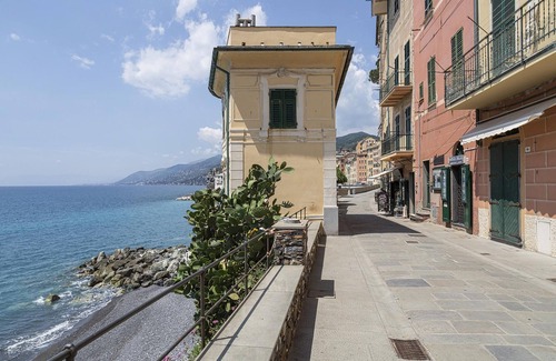 Camogli Apartment | Il Mare di Camogli da un obl