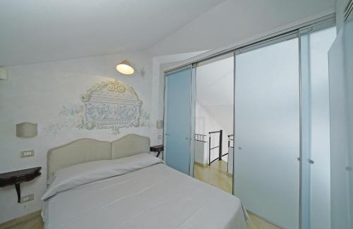 Padenghe sul Garda Apartment | Il Melagrano A12 by Wonderful Italy