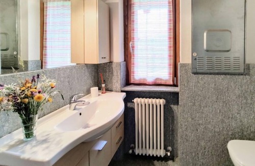 Peglio House | Il Nido d'Aquila (GRV635) by Interhome