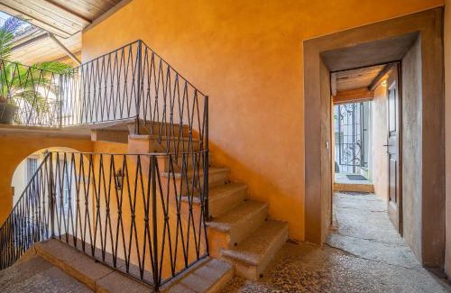 Orta San Giulio Apartment | Il Portico appartamento in piazza principale