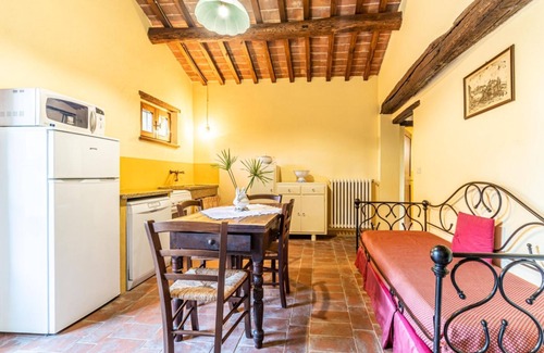 Marciano della Chiana Apartment | "Il Querciolo" Apartment "Carnovalino" for 2 people in a farmhouse in Valdichiana, in the heart of Tuscany
