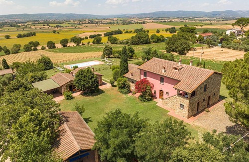 Marciano della Chiana Apartment | "Il Querciolo" Apartment "Carnovalino" for 2 people in a farmhouse in Valdichiana, in the heart of Tuscany