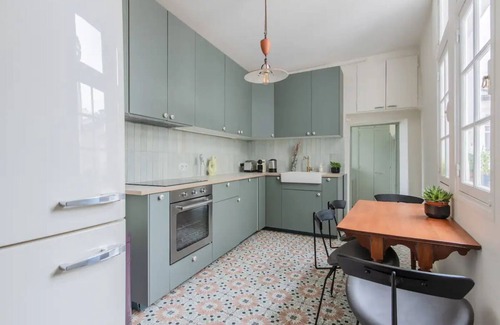 Les Iles Apartment | ILE ST LOUIS a quiet, privileged and luxurious environment.