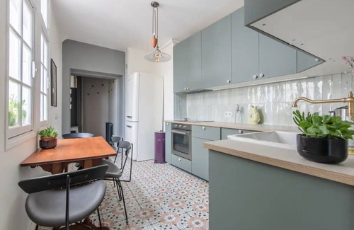 Les Iles Apartment | ILE ST LOUIS a quiet, privileged and luxurious environment.