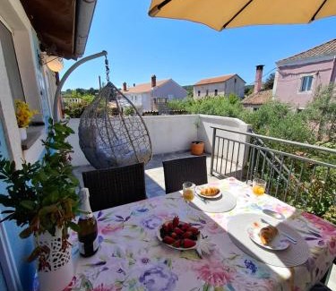 Ilovik Apartment | ILOVIK FLOWER