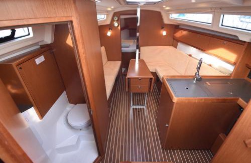 Magazzeno Boat Rental | Imbarcazione Antonia