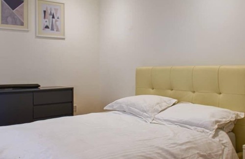 Weybridge House | Immaculate 2-Bed Bungalow in Weybridge
