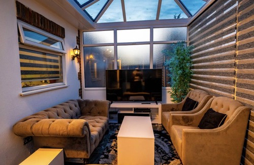 Eastbrook House | Immaculate 3 Bed Luxury House in Dagenham London