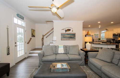 Emerald Isle Cottage | Immaculate, 4 Bedrooms/4 Bath, w/Pool, Exterior Elevator and Golf Cart