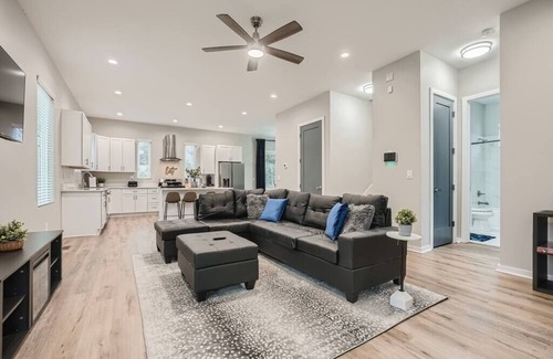 Pittsburgh House | Immaculate Atlanta Haven