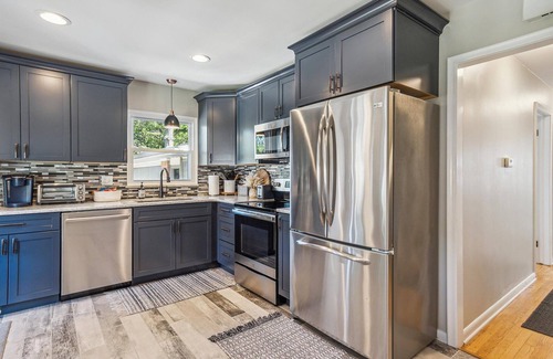 Dicken House | Immaculate Comfort, Short Walk To Michigan Stadium!