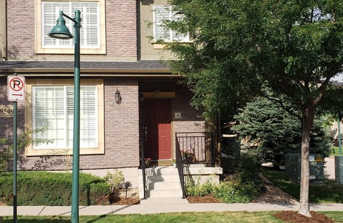 Westridge House | Immaculate, fully furnished oversized Brownstone's Town Home in Highlands Ranch