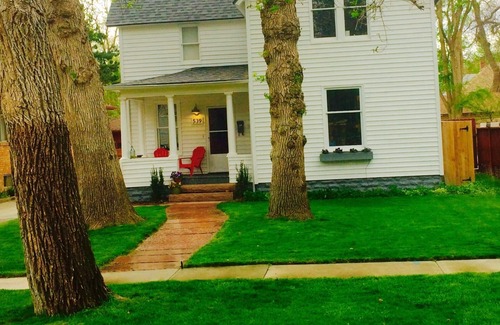 Longmont House | Immaculate Home 3 Blocks to Main Street Longmont