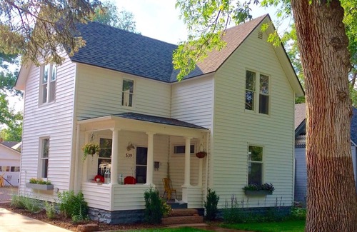 Longmont House | Immaculate Home 3 Blocks to Main Street Longmont