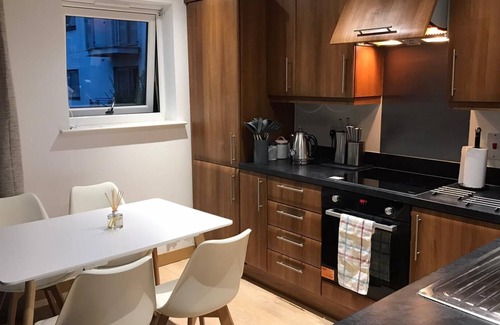 Colchester Apartment | Immaculate, spacious 2 bed apartment